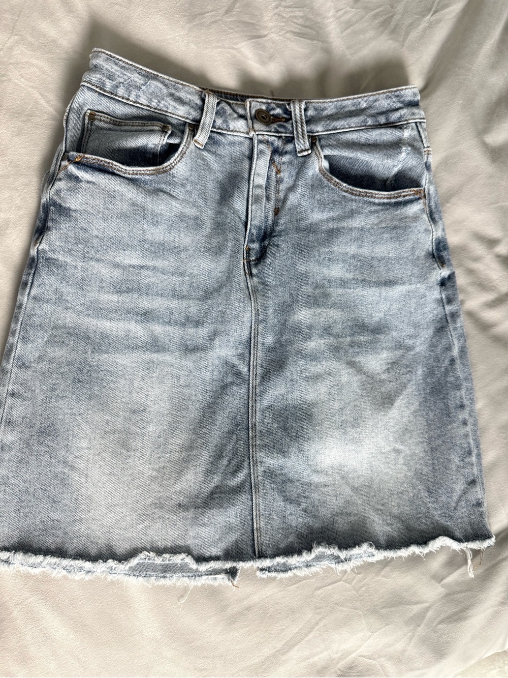a loves a denim skirt 28
